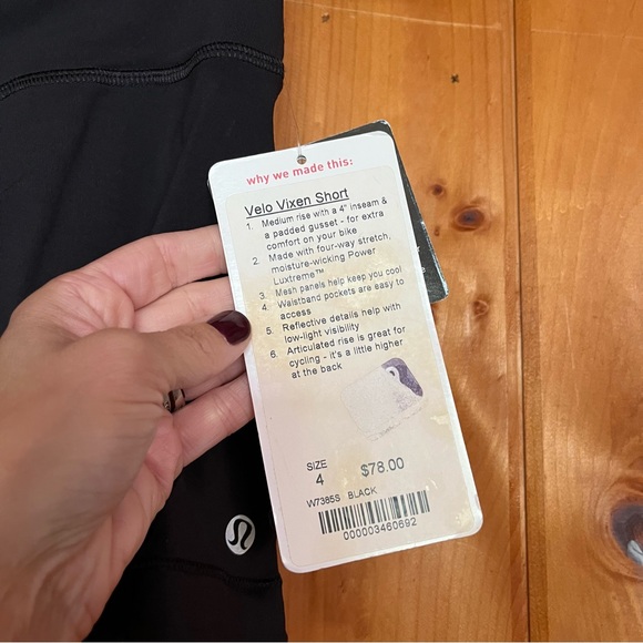 Lululemon Athletica Black and Neon Green Bike Shorts Velo Vixen Short - Picture 3 of 6